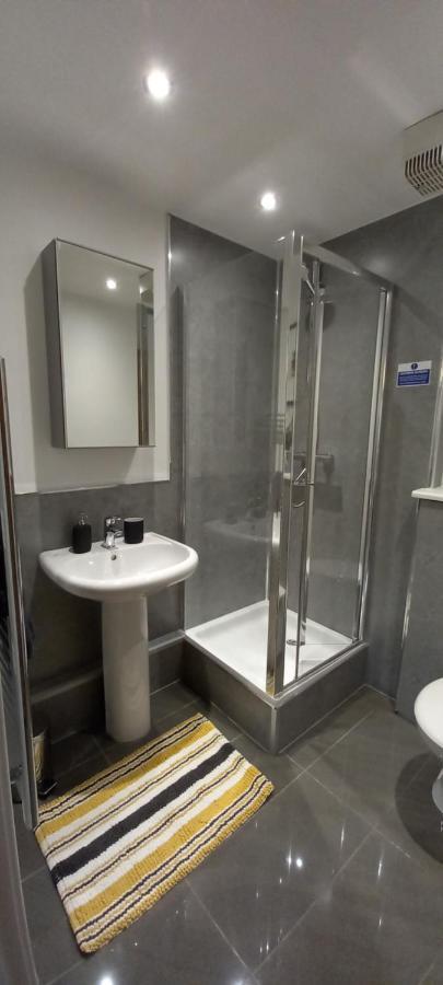 Gorgeous Modernised City Centre Apartment Coventry Exterior photo